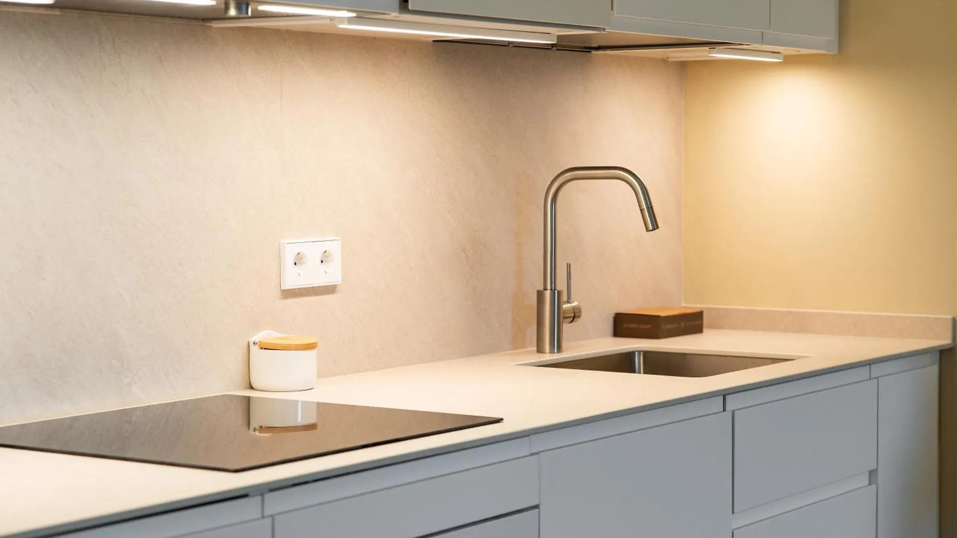 Flateli Pelayo H7 Apartment Barcelona 0*,