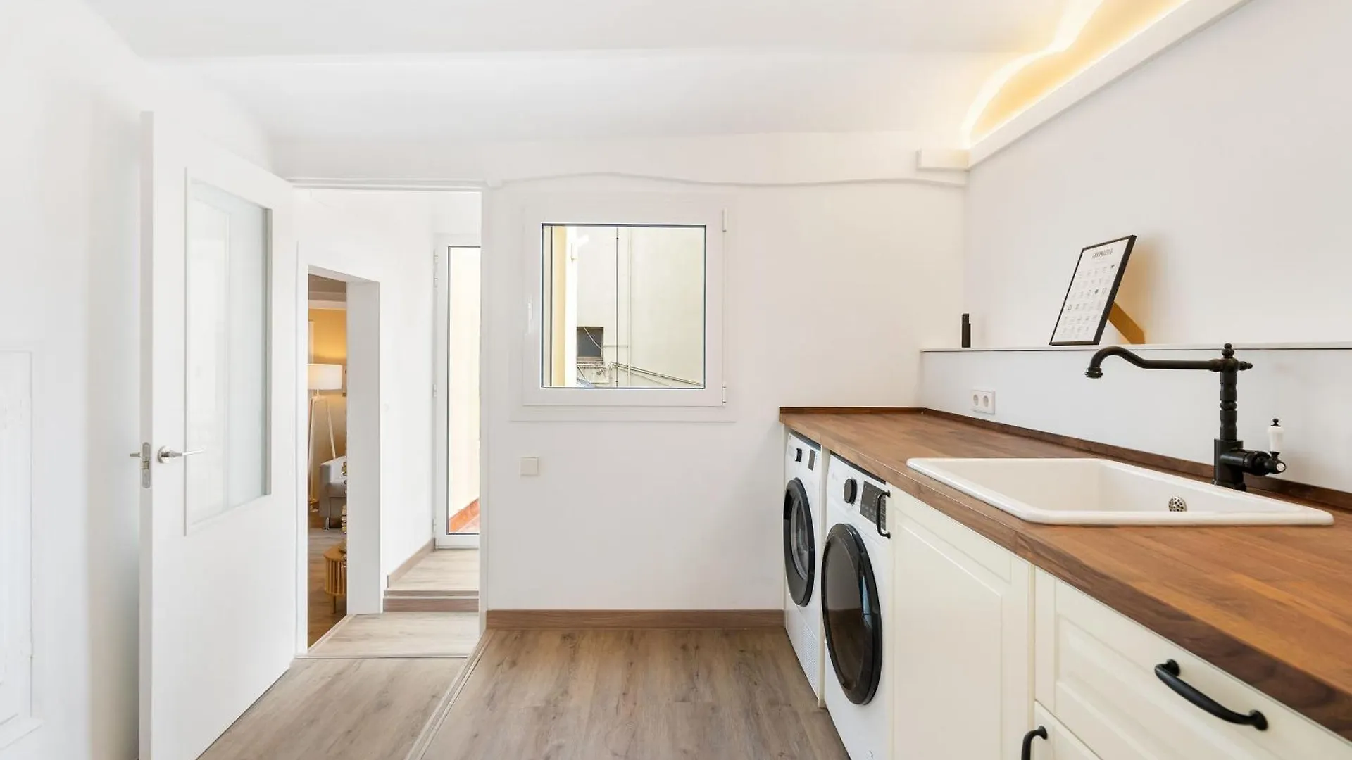 Flateli Pelayo H7 Apartment Barcelona