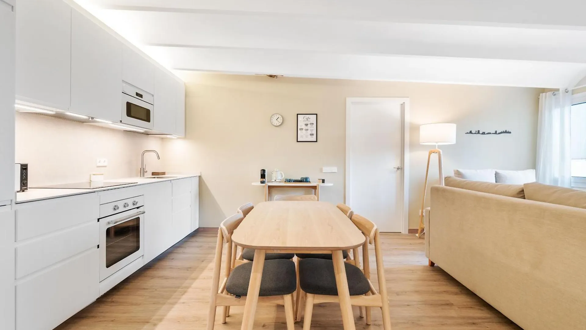 Flateli Pelayo H7 Apartment Barcelona